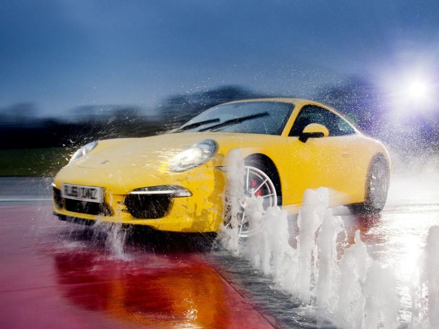  Porsche 911 Carrera S 2012 года  (UK) (фото 22 из 24)